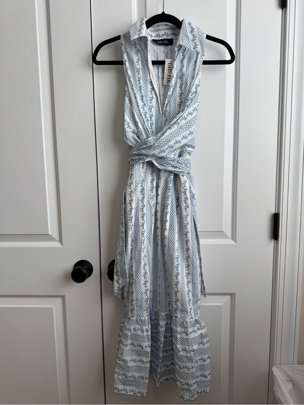 NWT fab'rik Dillon Blue White Geometric Tie Front Ruffle Midi Dress L